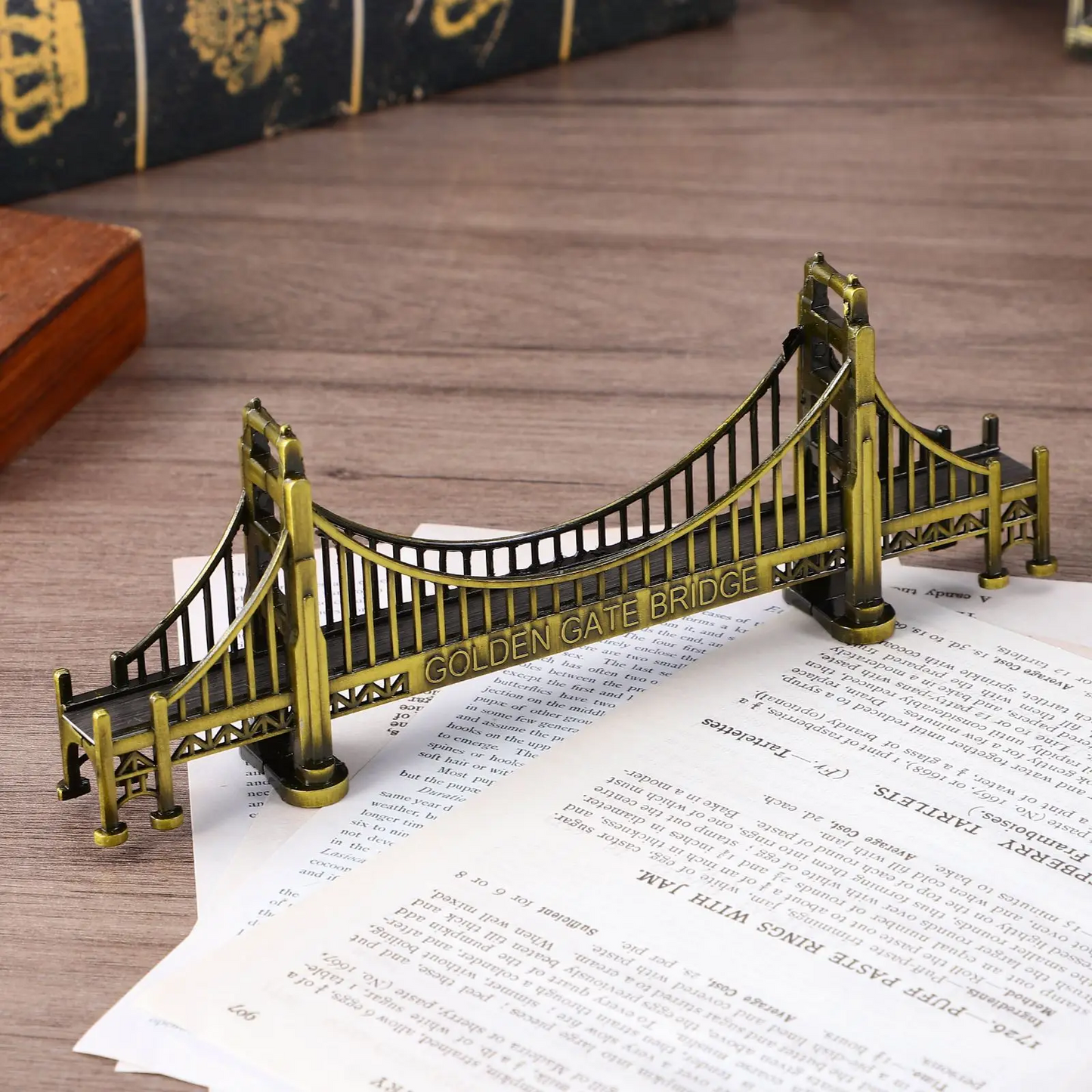 Golden Gate Bridge Metal Statue – Elegant  Landmark Replica