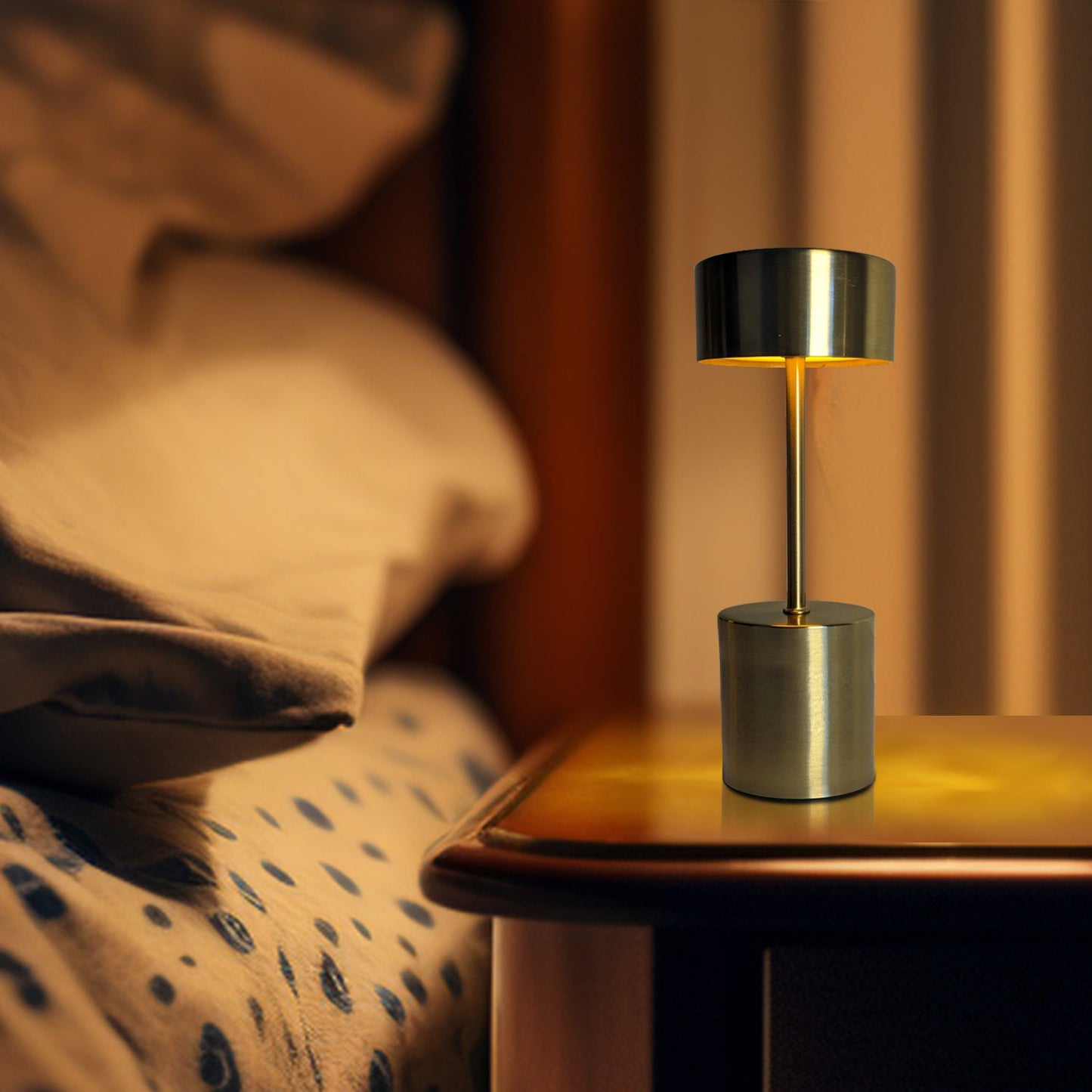 Rechargeable Retro-Style Longneck Metal Touch Lamps Perfect for Restaurants and Home Decor